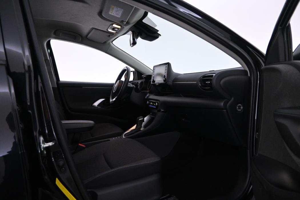 TOYOTA Yaris 2021