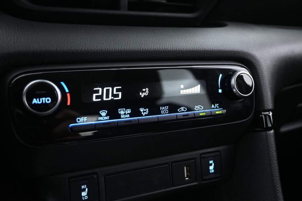 TOYOTA Yaris 2021