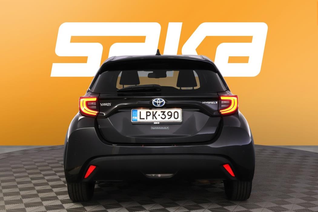 TOYOTA Yaris 2021