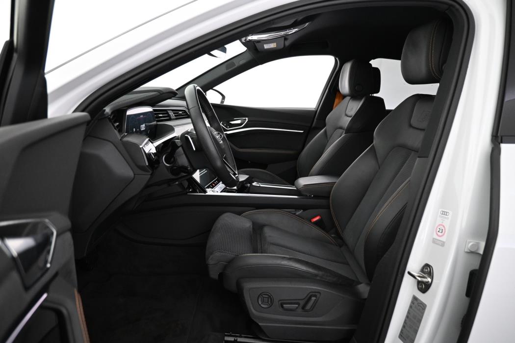 AUDI e-tron 2022