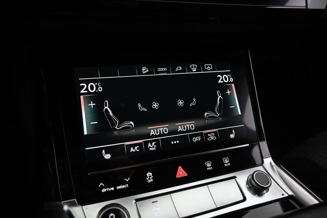 AUDI e-tron 2022