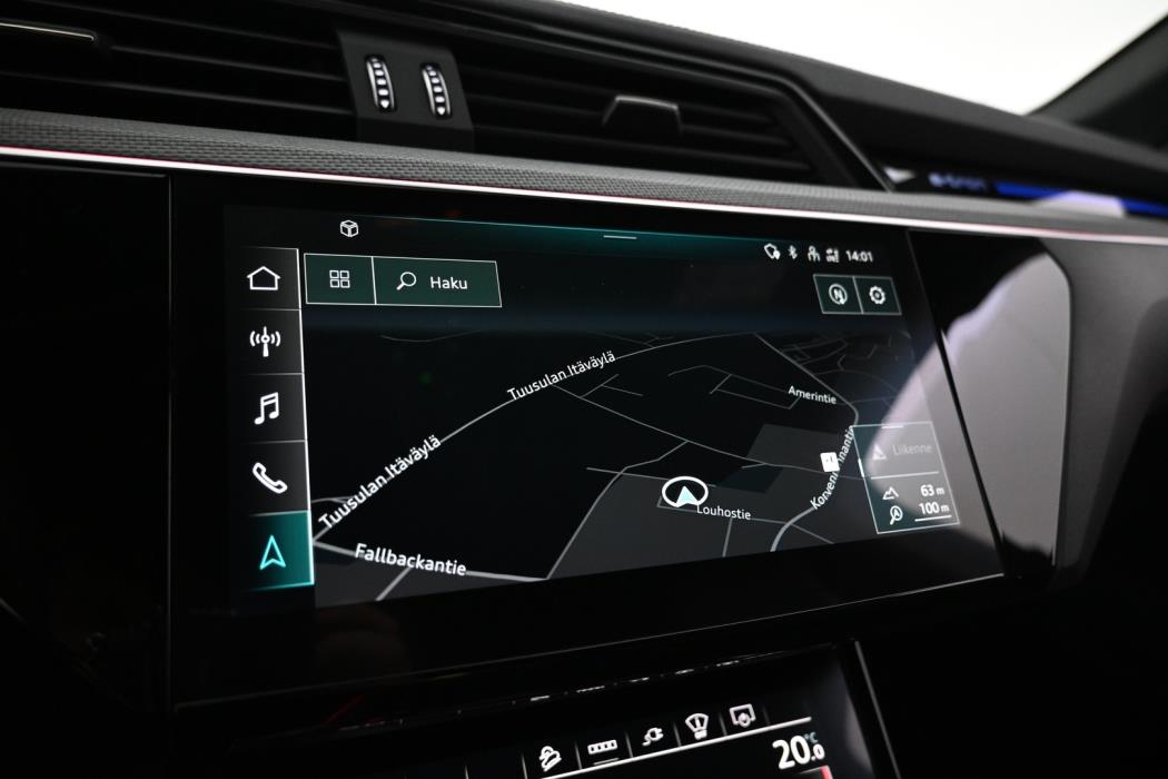AUDI e-tron 2022