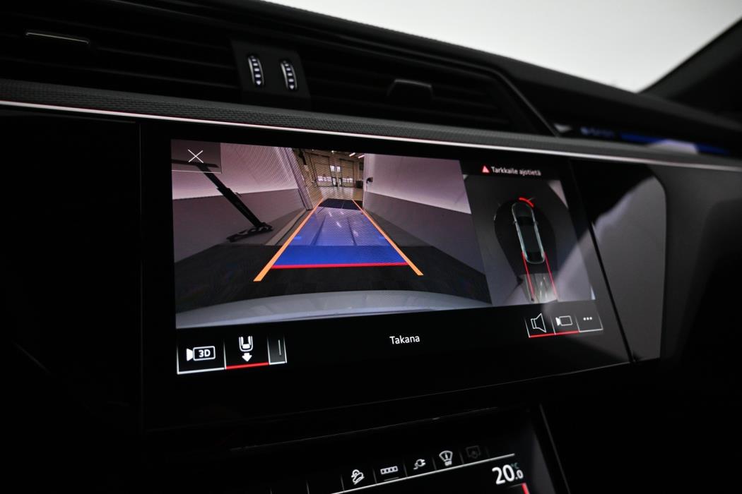 AUDI e-tron 2022