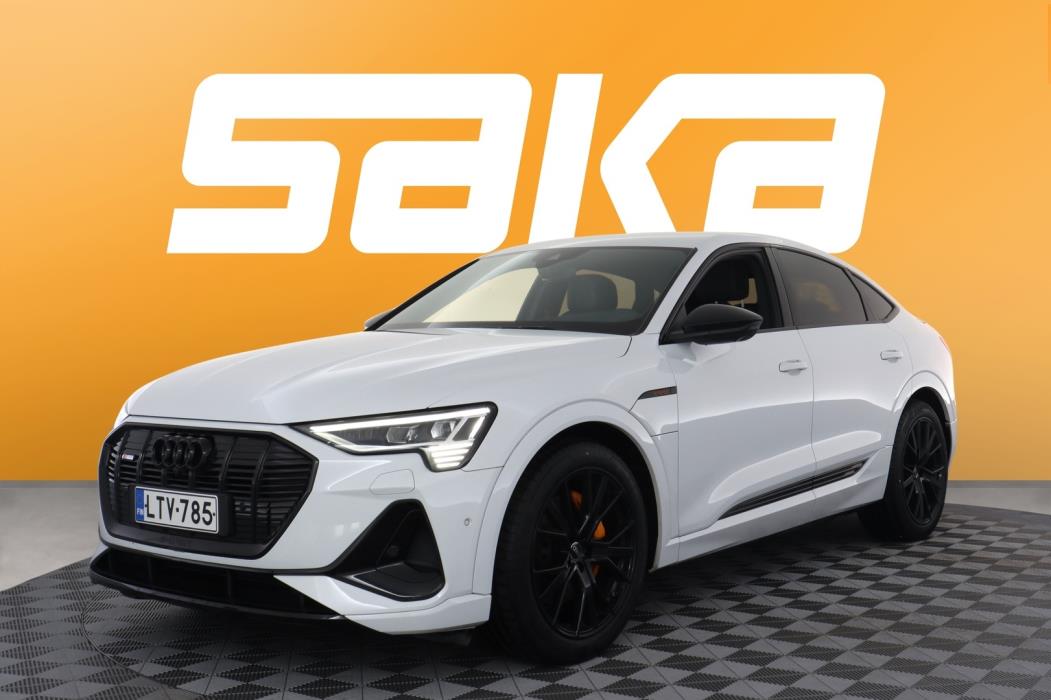 AUDI e-tron 2022
