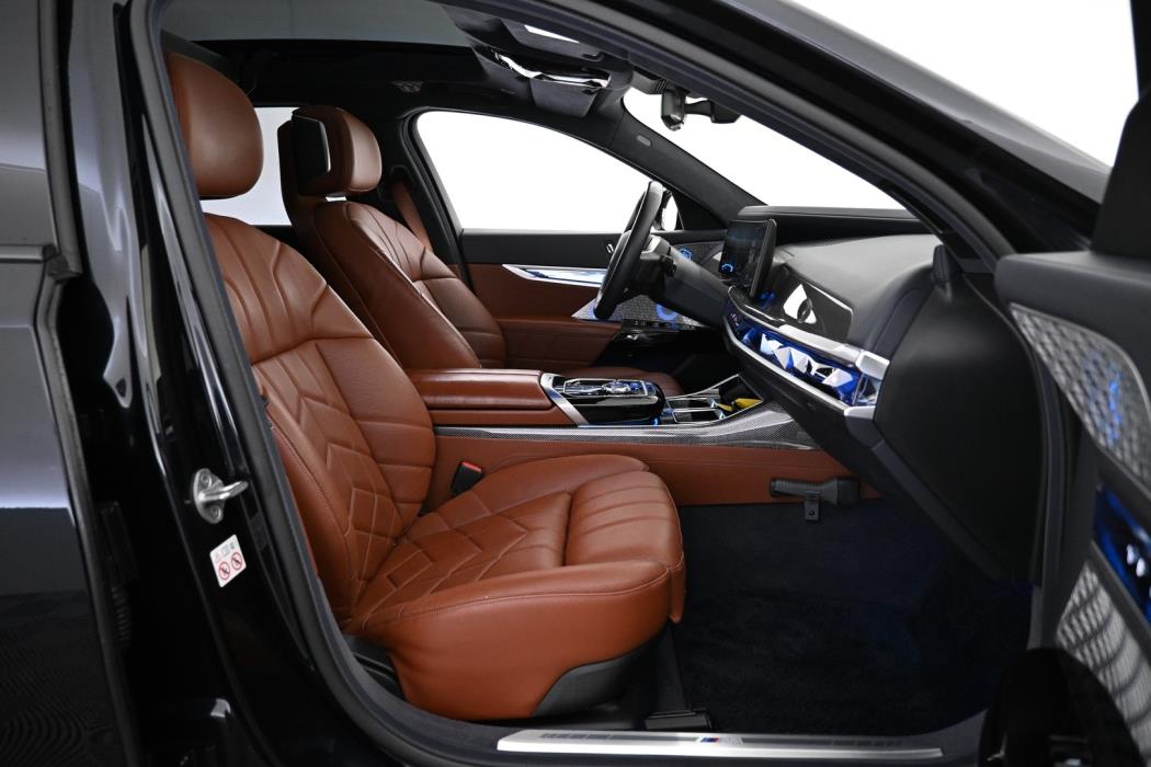 BMW i7 2023