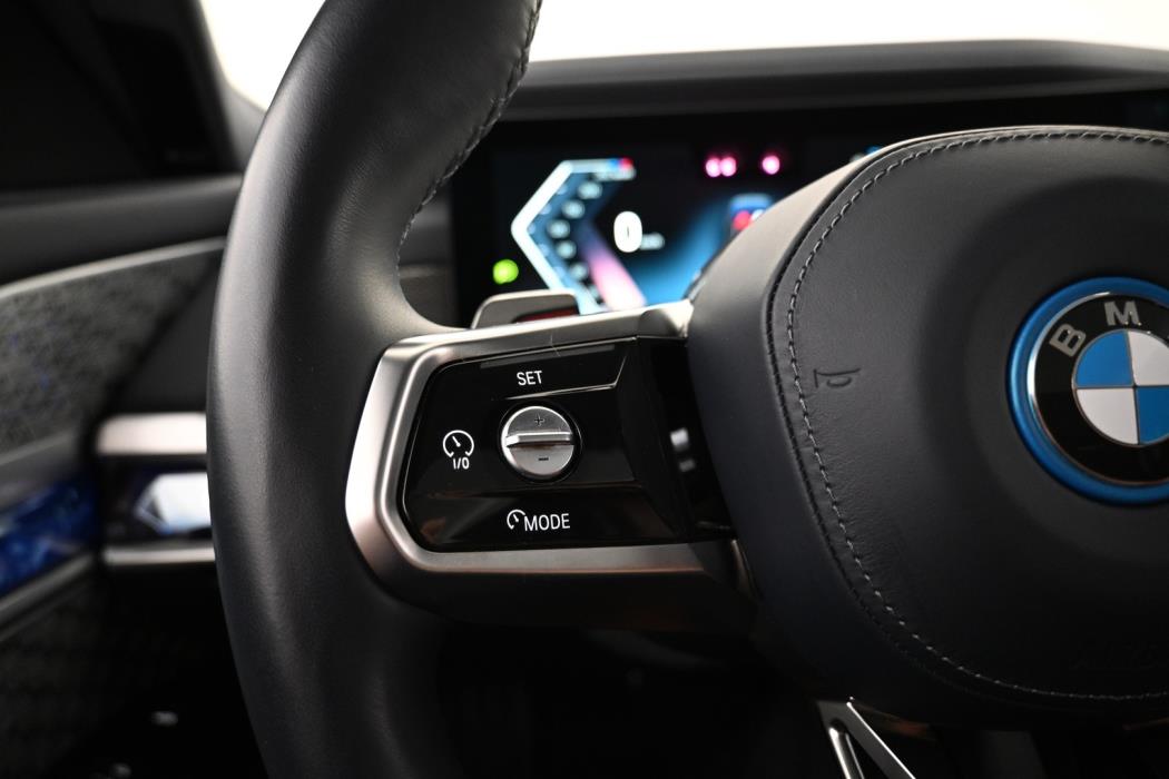 BMW i7 2023
