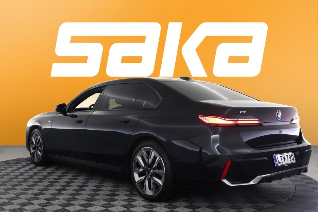 BMW i7 2023