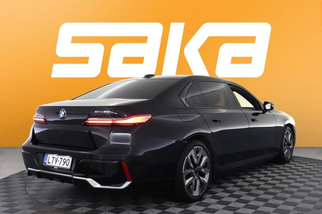 BMW i7 2023