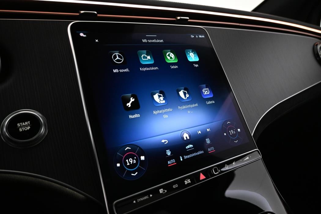MERCEDES-BENZ EQE SUV 2023