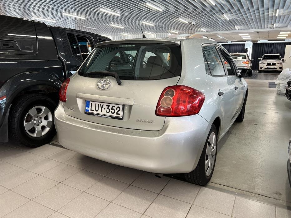 TOYOTA Auris 2008