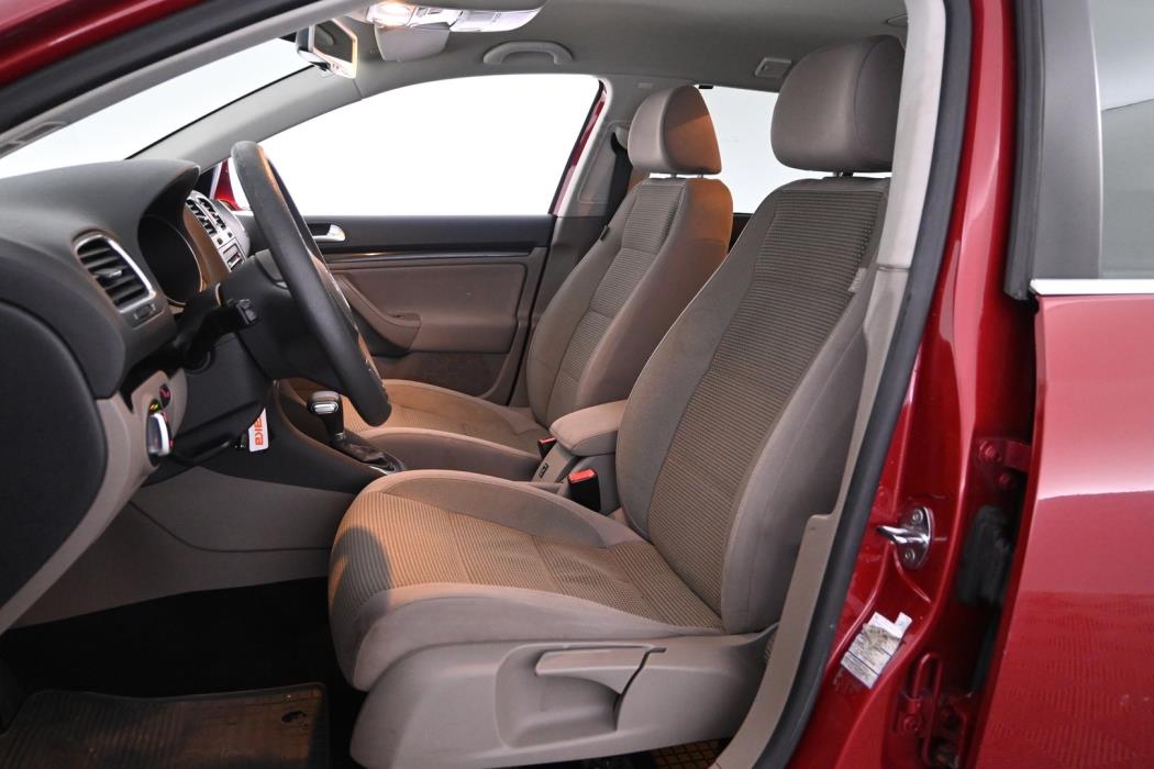 VOLKSWAGEN Golf 2010