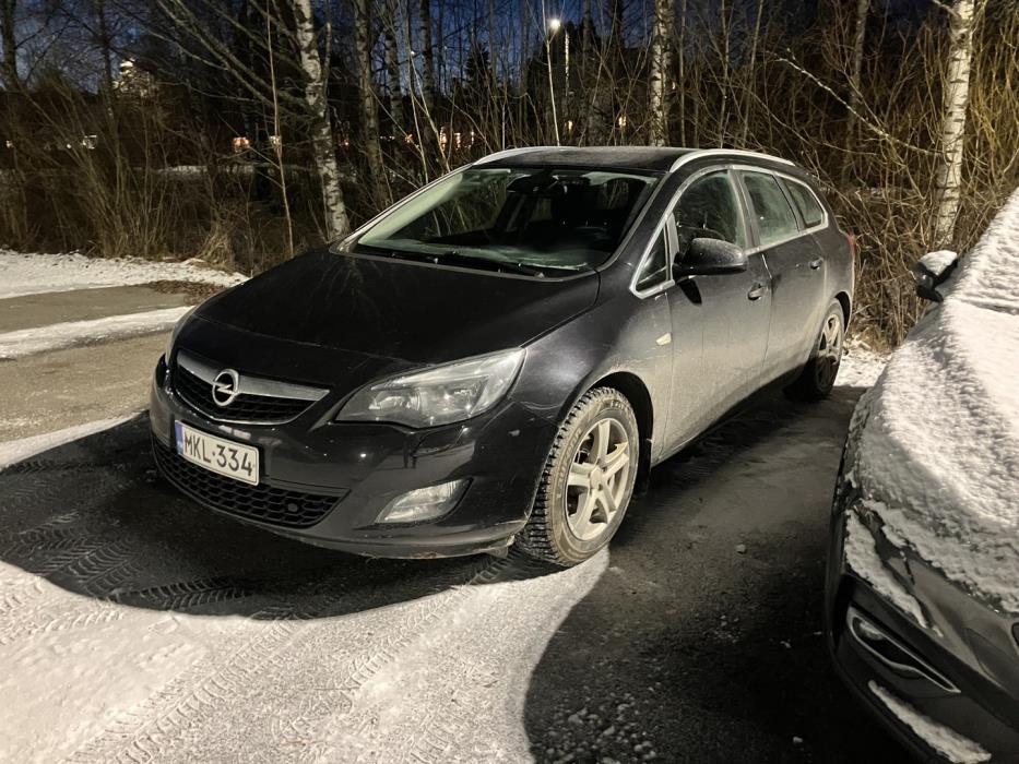 OPEL Astra 2011