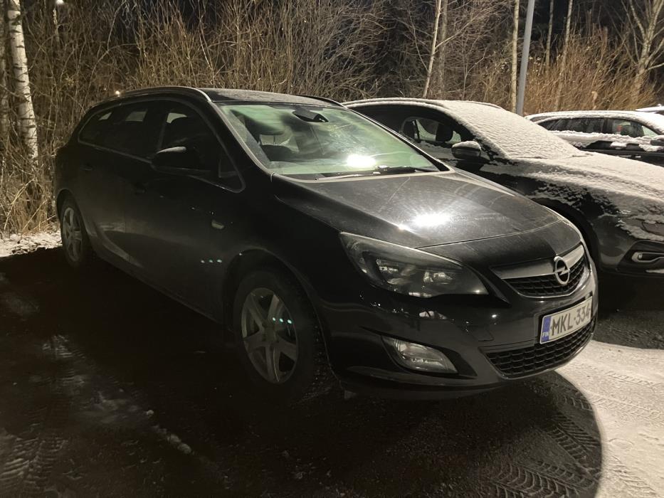 OPEL Astra 2011