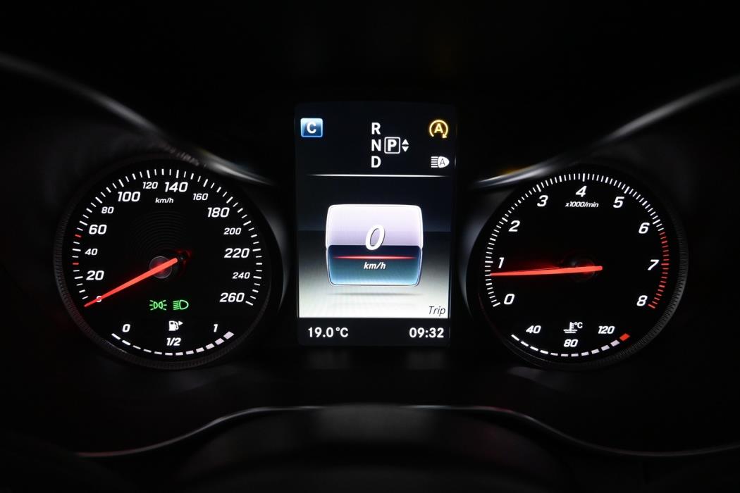 MERCEDES-BENZ C 2015