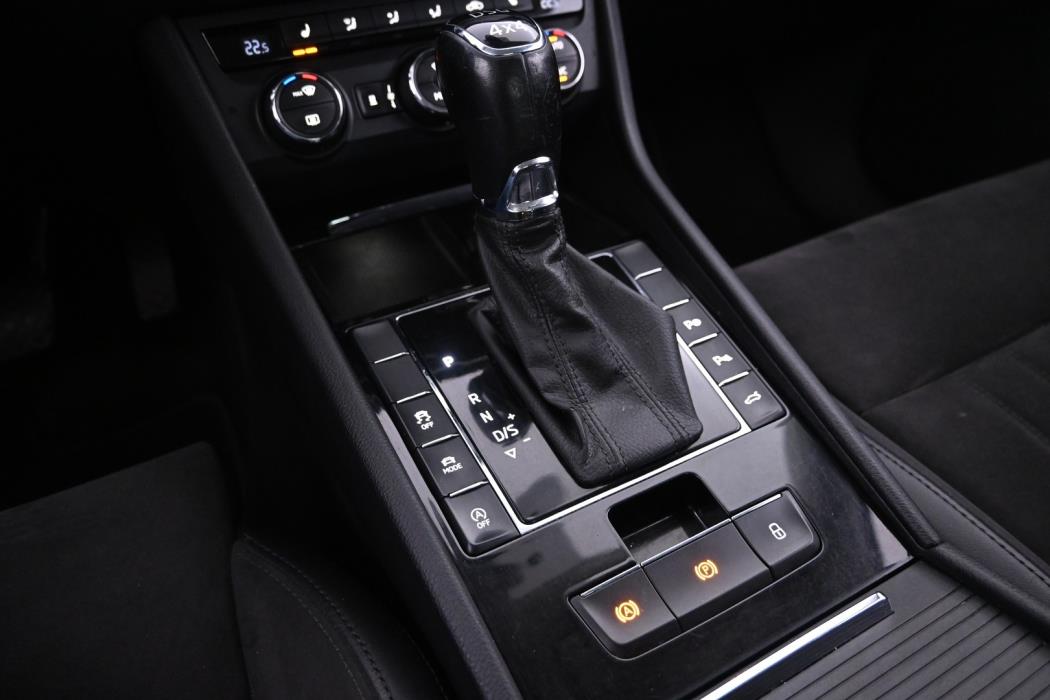 SKODA Superb 2016