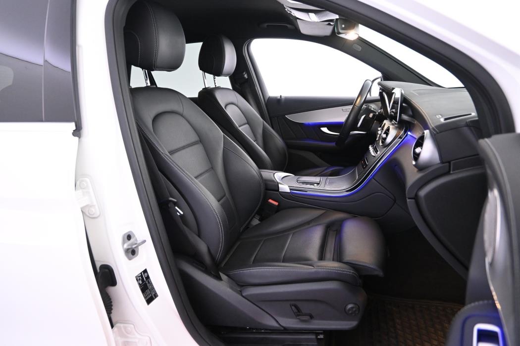 MERCEDES-BENZ GLC 2022