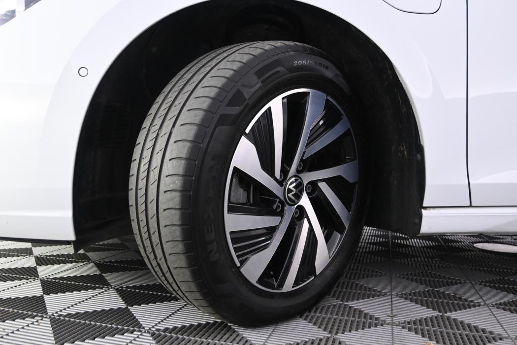 VOLKSWAGEN Golf 2021