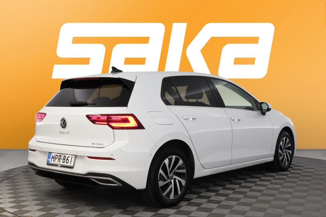 VOLKSWAGEN Golf 2021