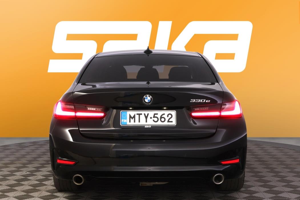 BMW 330 2020