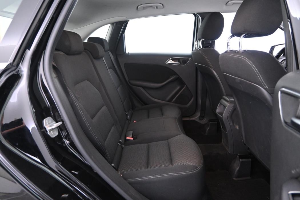 MERCEDES-BENZ B 2012