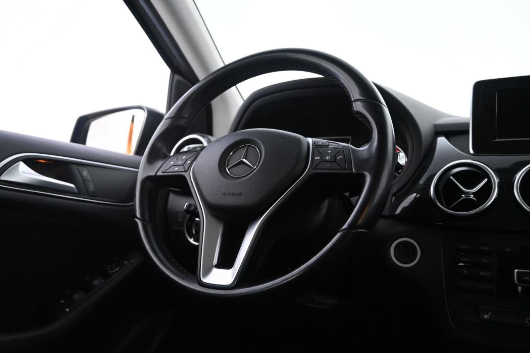 MERCEDES-BENZ B 2012