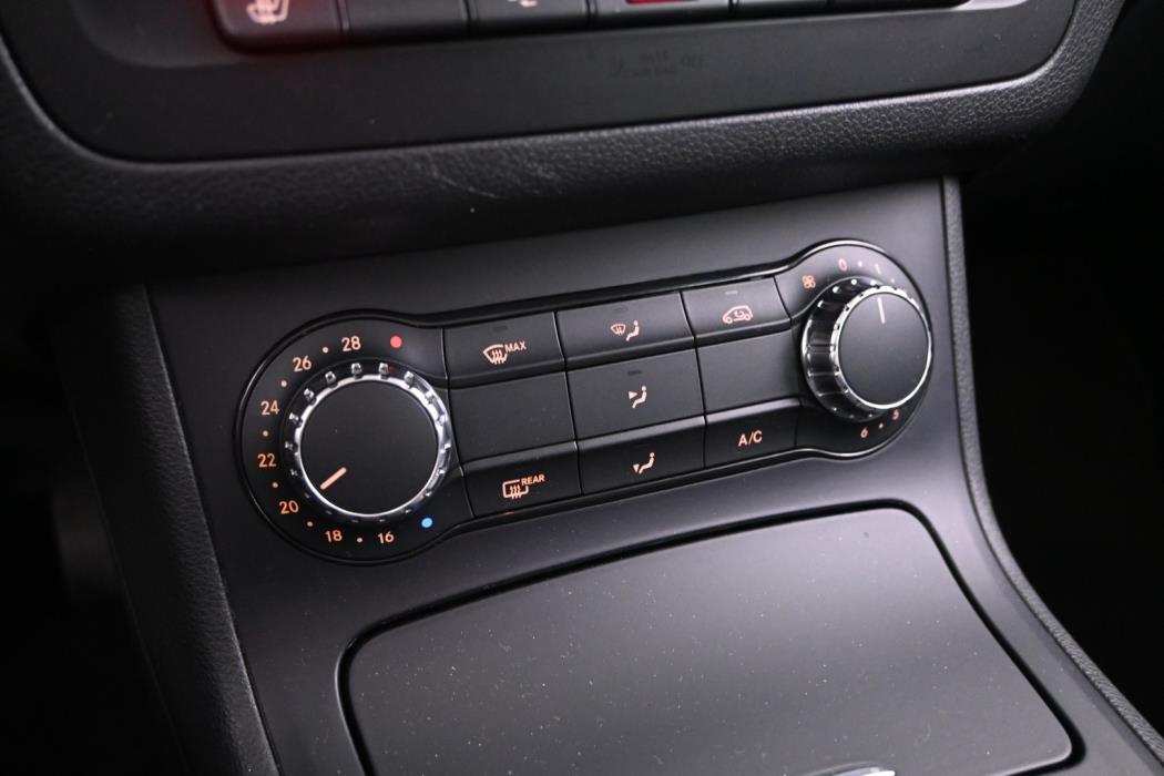 MERCEDES-BENZ B 2012