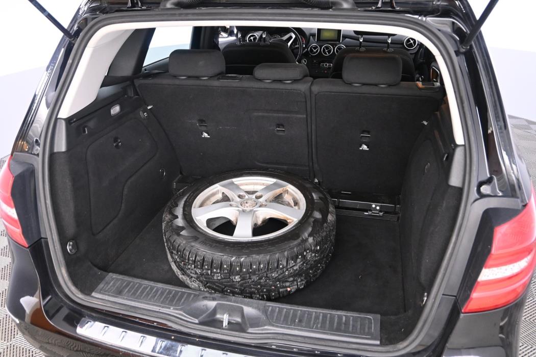 MERCEDES-BENZ B 2012