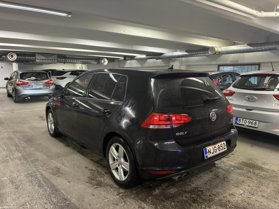 VOLKSWAGEN Golf 2013