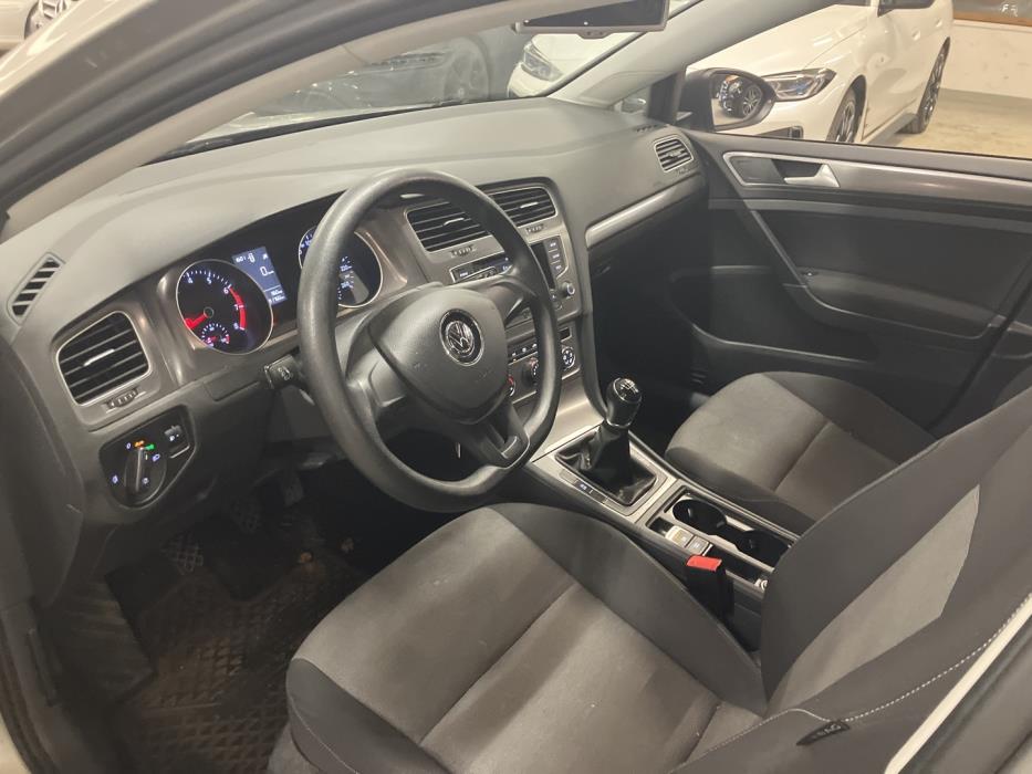 VOLKSWAGEN Golf 2013