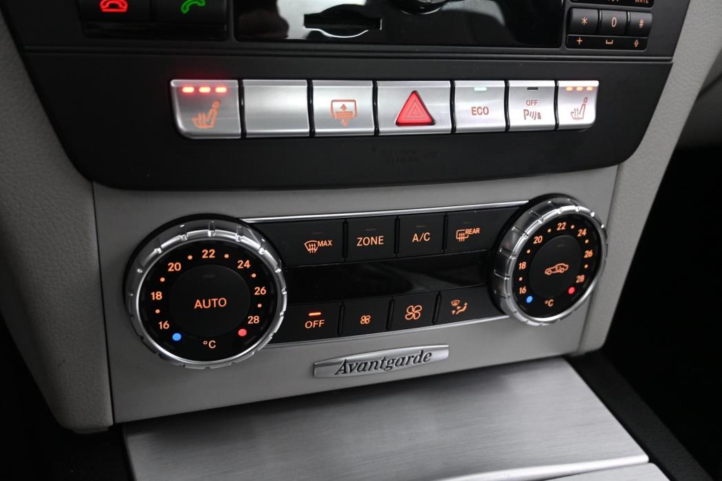 MERCEDES-BENZ C 2012