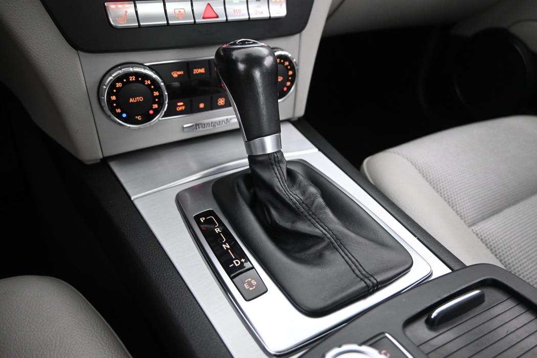 MERCEDES-BENZ C 2012