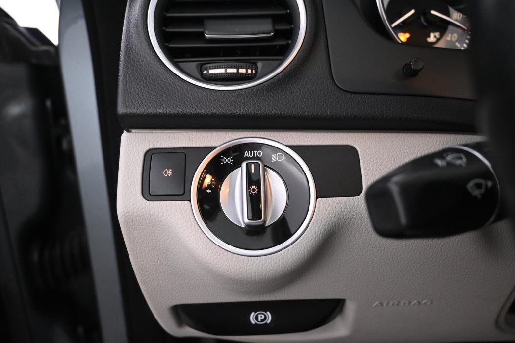 MERCEDES-BENZ C 2012