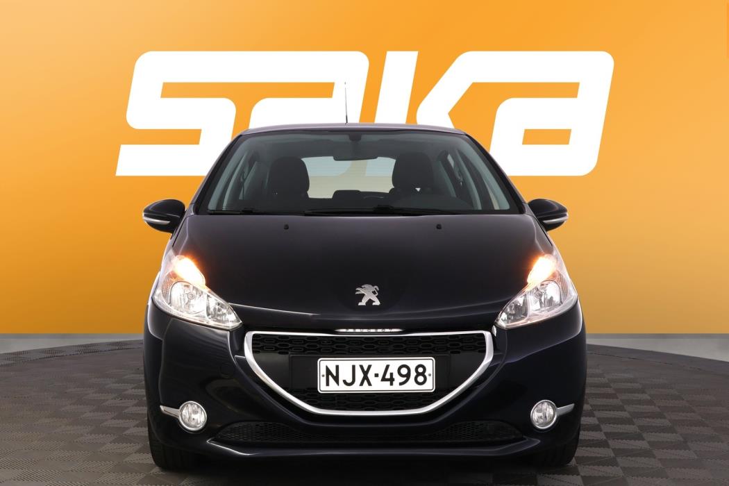 PEUGEOT 208 2015