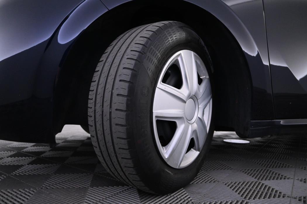PEUGEOT 208 2015
