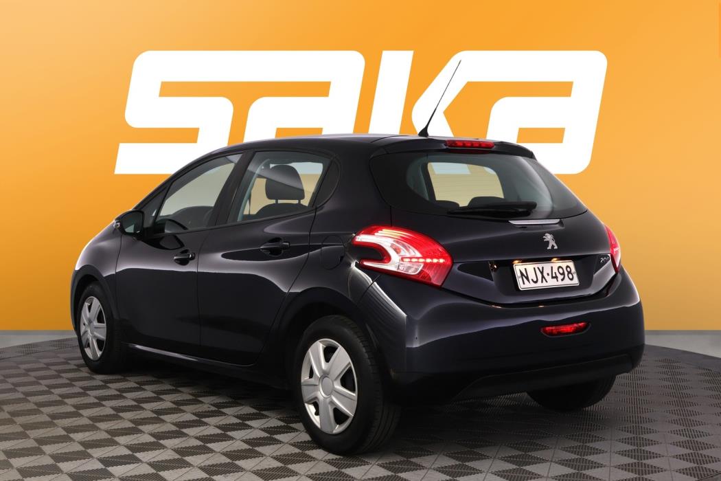 PEUGEOT 208 2015