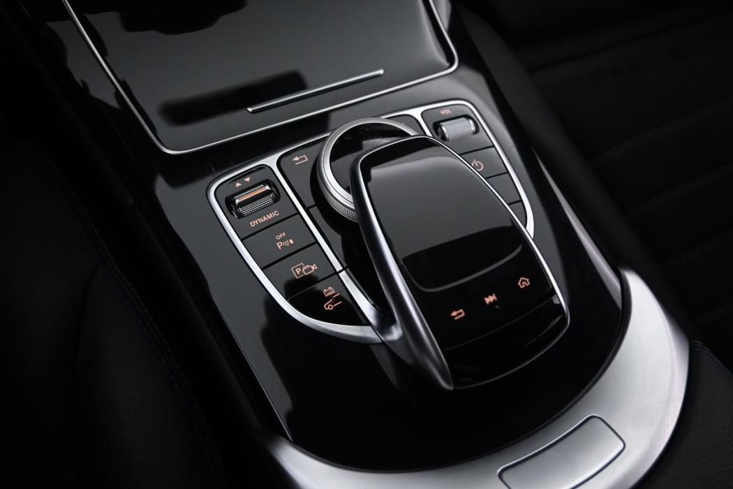 MERCEDES-BENZ C 2021