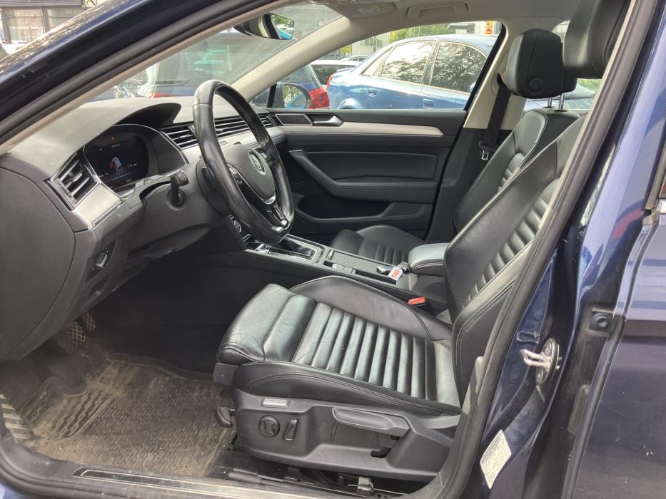 VOLKSWAGEN Passat 2017