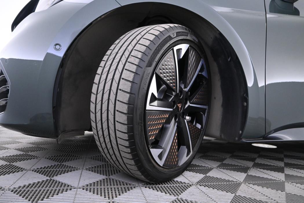 CUPRA Born 2025