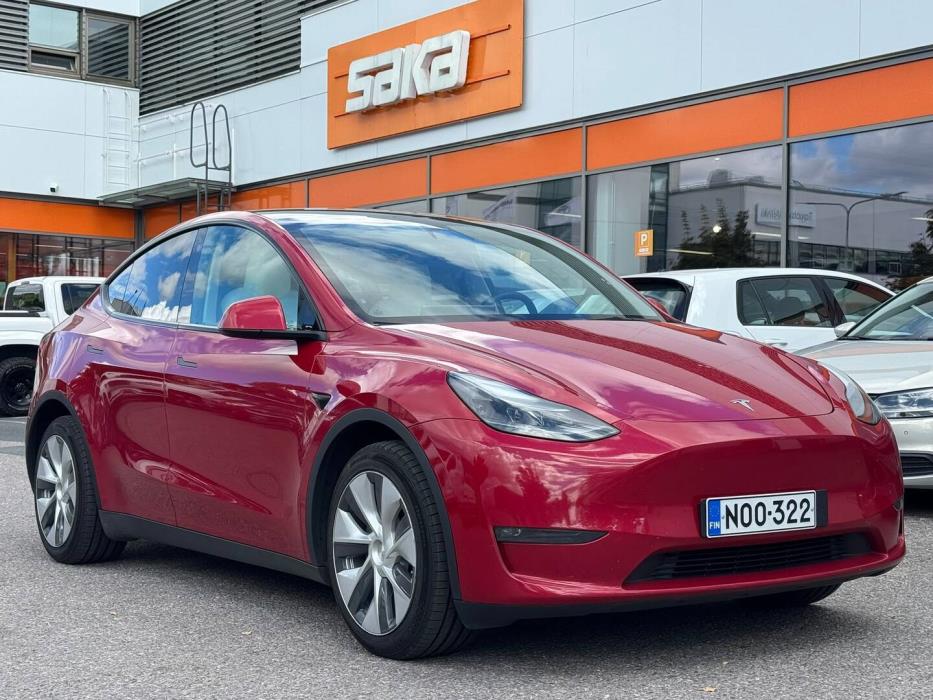 TESLA Model Y 2023