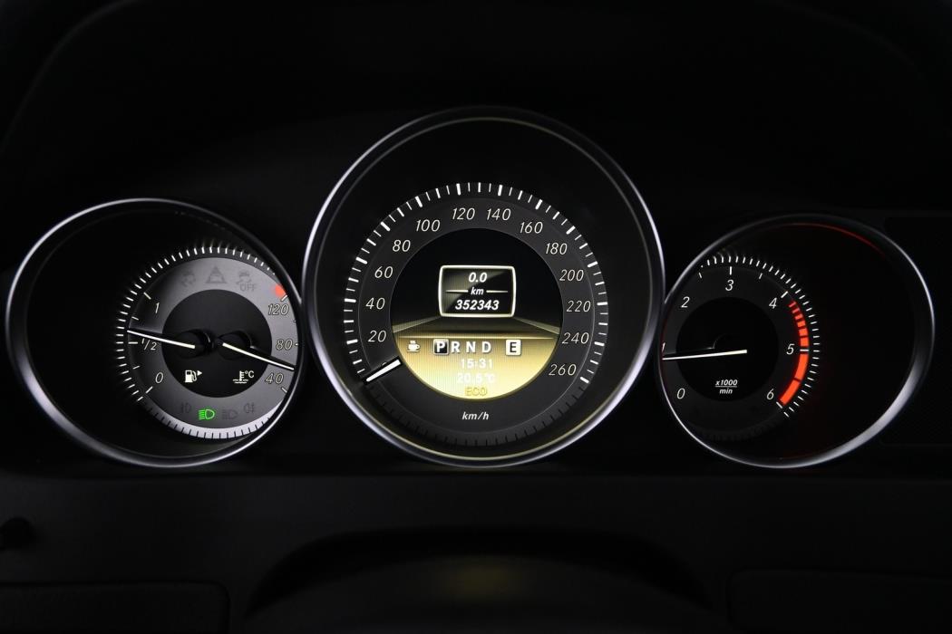 MERCEDES-BENZ C 2012