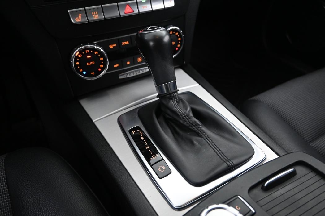 MERCEDES-BENZ C 2012