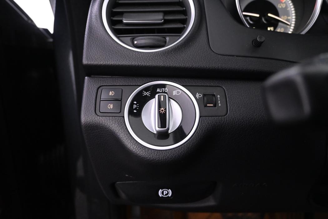 MERCEDES-BENZ C 2012