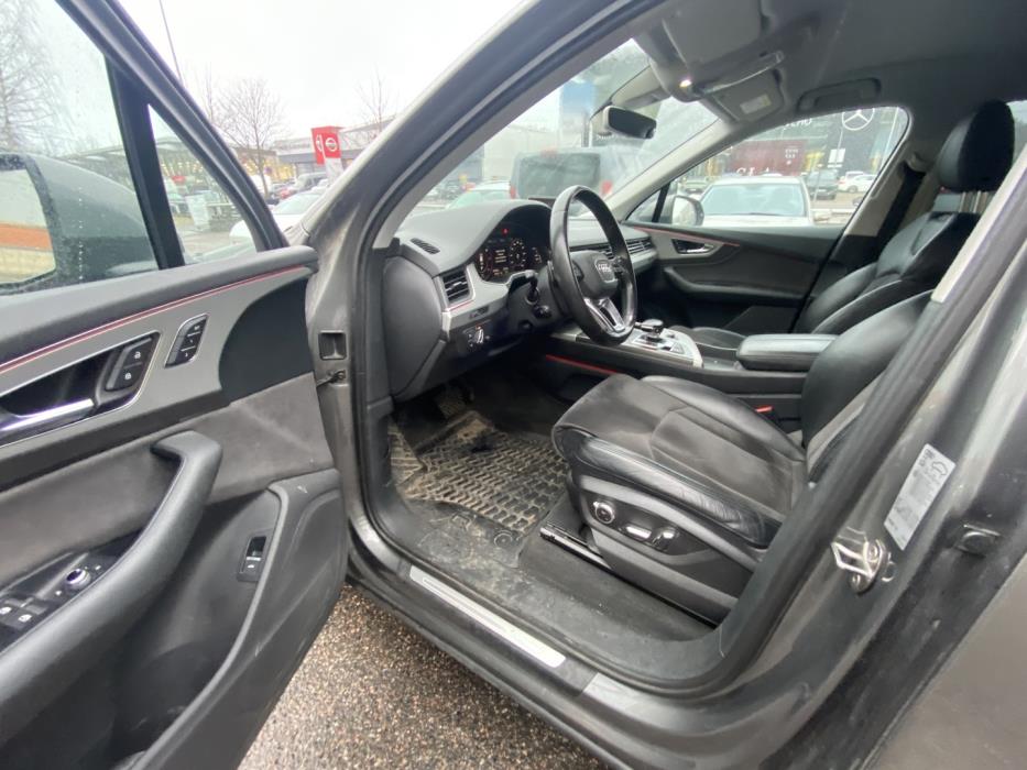 AUDI Q7 2016