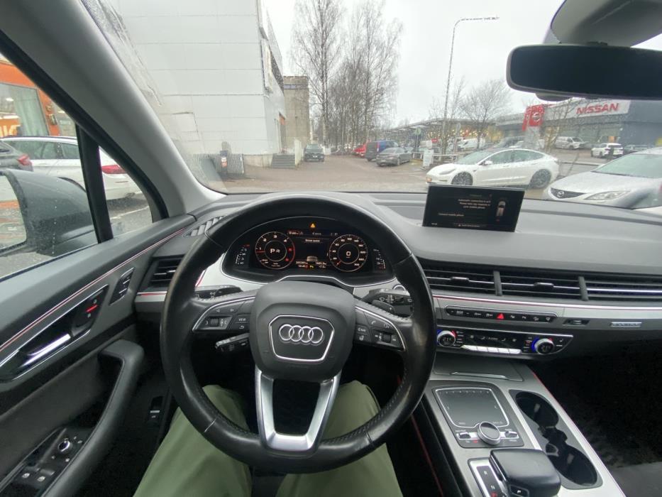 AUDI Q7 2016