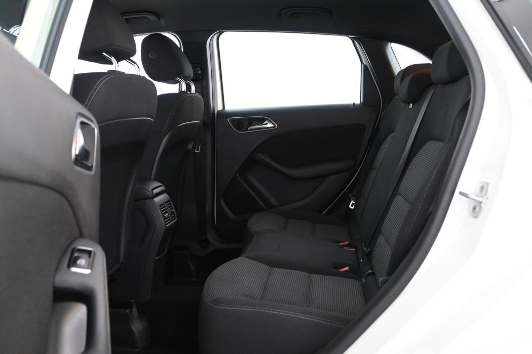 MERCEDES-BENZ B 2016