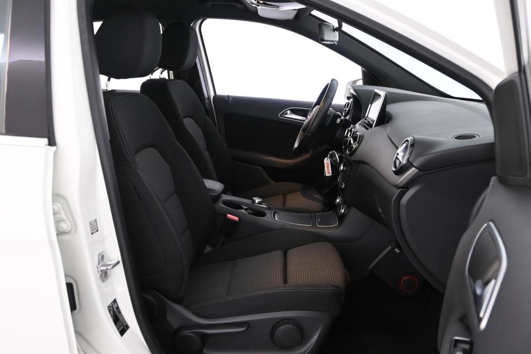 MERCEDES-BENZ B 2016