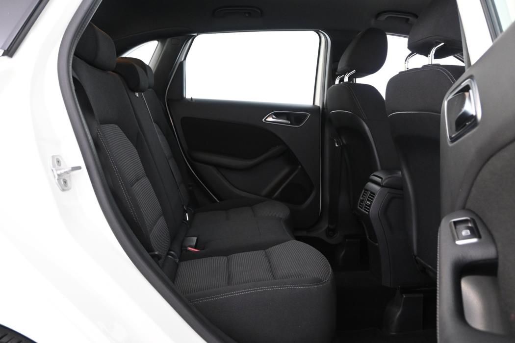 MERCEDES-BENZ B 2016