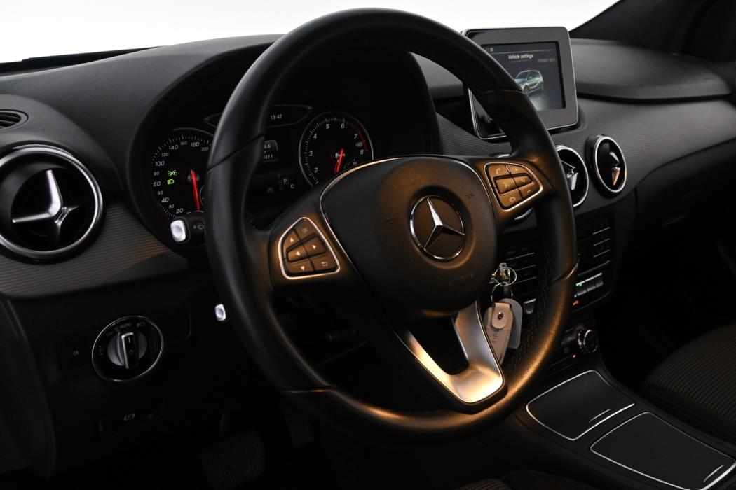 MERCEDES-BENZ B 2016