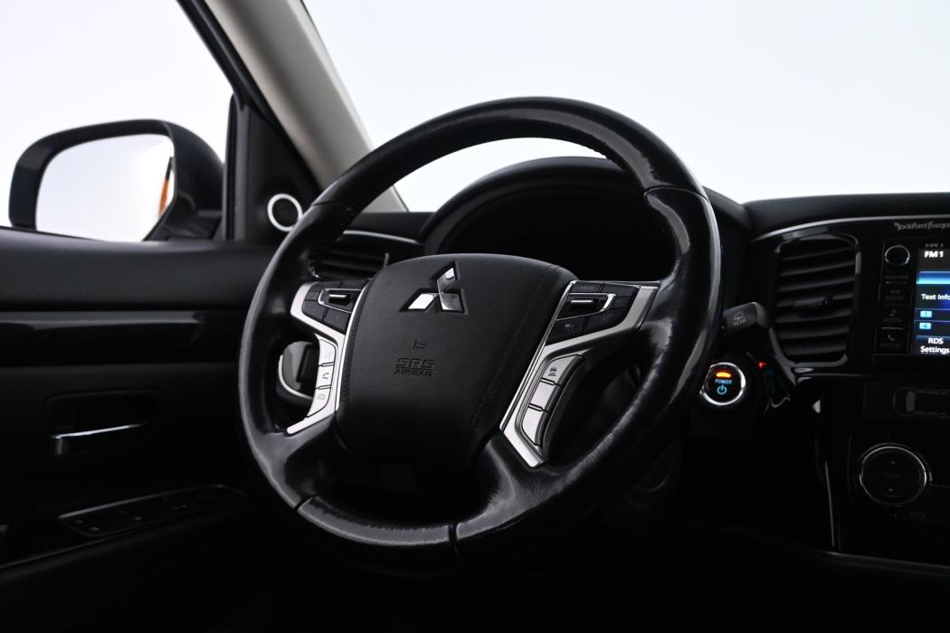 MITSUBISHI Outlander PHEV 2016