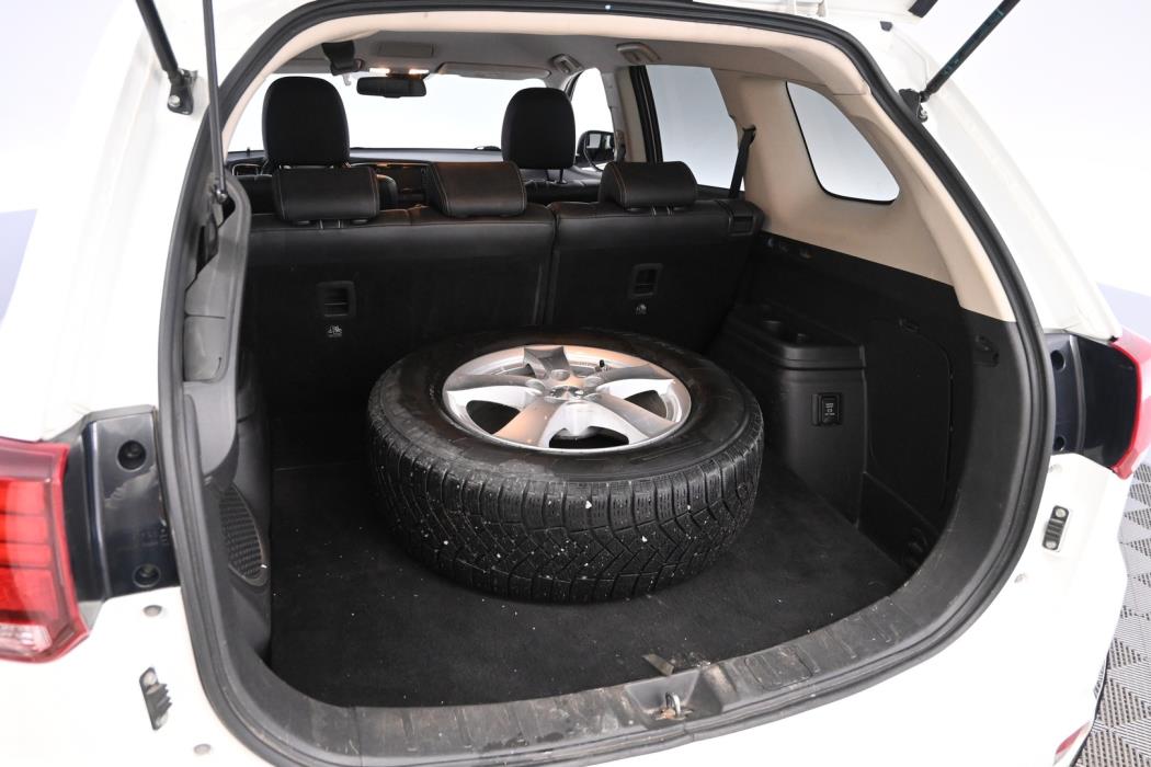 MITSUBISHI Outlander PHEV 2016